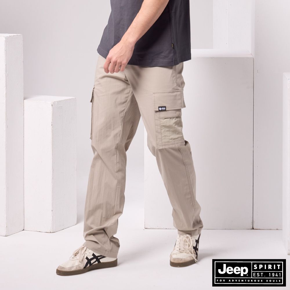 JEEP  男裝 尼龍混紡彈性棉布口袋長褲-卡其色