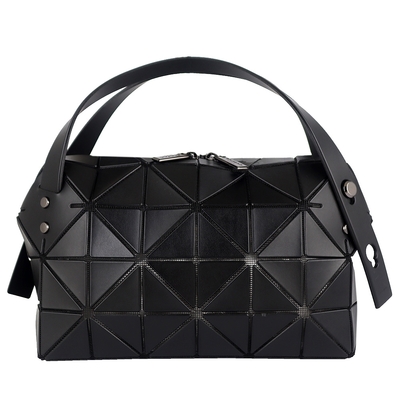 ISSEY MIYAKE 三宅一生 BAOBAO 黑色皮質三角格6x4手提包