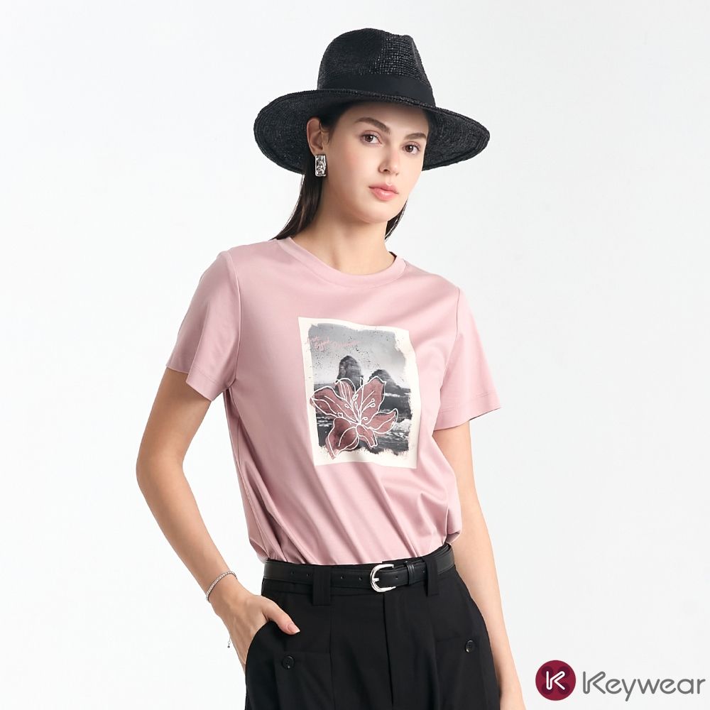 KeyWear奇威名品      花卉印花短袖上衣(共2色)-粉紅色