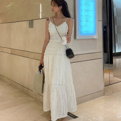 La Belleza韓系渡假性感穿搭甜美ins修身性感吊帶背心+鬆緊腰蕾絲泡泡蛋糕長裙套裝