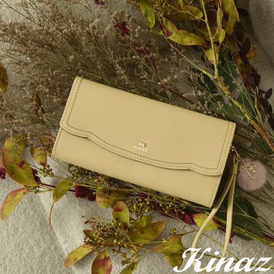 KINAZ 金絲蝴蝶結毛球腕帶牛皮分區掀蓋L型拉鍊長夾-湖光黃-芭蕾絮語系列