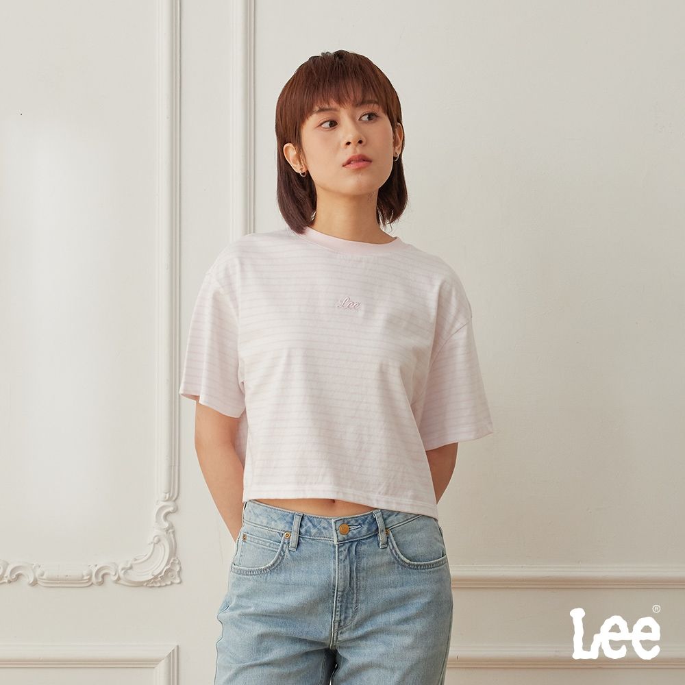 Lee 女款 季節性版型 草寫小LOGO條紋短版短袖圓領TEE 白色