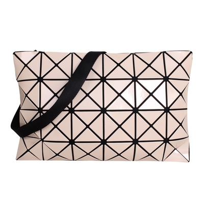 ISSEY MIYAKE  BAOBAO 透光幾何方格4x6大格斜背包(卡其米)亮面/大款