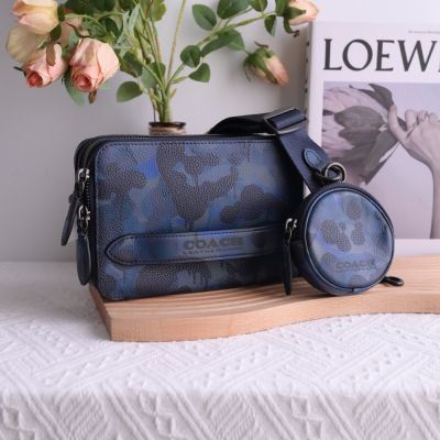 COACH Charter  個性迷彩印花二合一手拿斜背拉鍊方包(深藍)