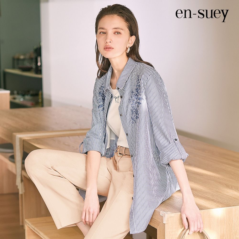【en-suey 銀穗】花卉刺繡條紋襯衫上衣 (藍色)