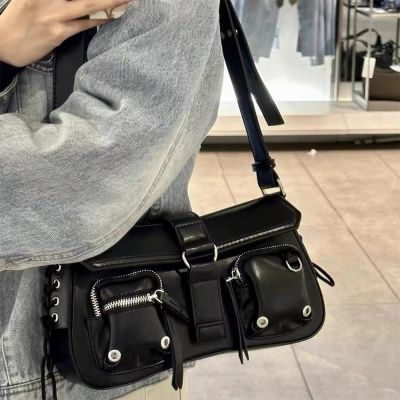 MoonDy 包包 肩背包 斜背包 辣妹風 miumiu風 質感潮酷辣妹 禮物 小眾包包
