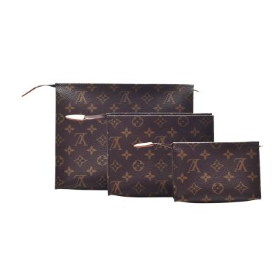 LOUIS VUITTON路易威登 LV M47195經典Trio Toilet Pouch系列Monogram帆布三合一手拿收納包(棕色)