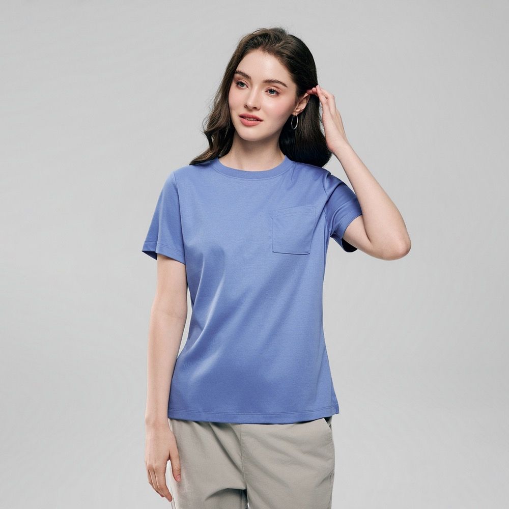 GIORDANO 女裝抗皺口袋短袖T恤 Liquid Touch系列【多色任選】 (30 殖民地藍)