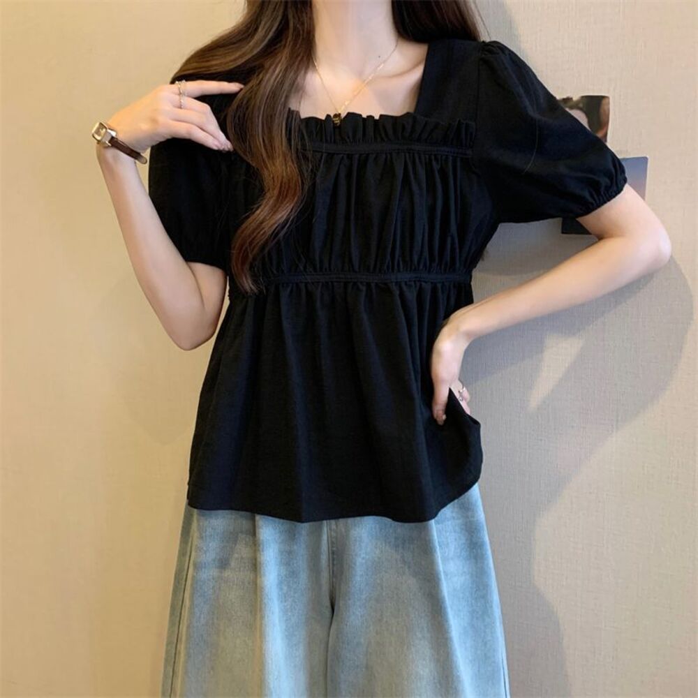 AKARA 韓系淑女風曲線腰身泡泡袖短袖上衣 女裝 中大尺碼 S-2XL (黑色系)