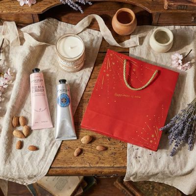 L'OCCITANE歐舒丹 L OCCITANE 歐舒丹 居家放鬆保養組-[櫻花+乳油木護手霜150mlX2]贈精油蠟燭180g-國際航空版