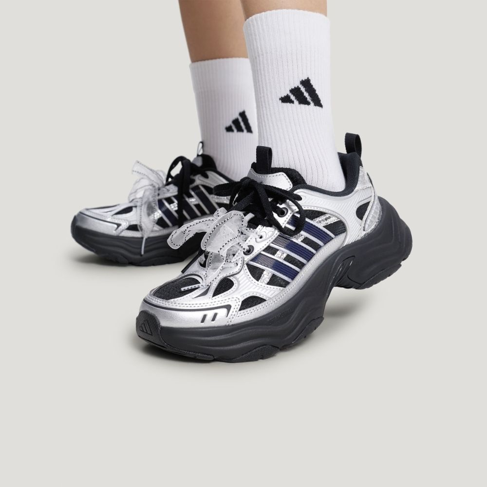 【adidas 愛迪達】 XLG FIN PULSE 運動鞋 女鞋 LA6811