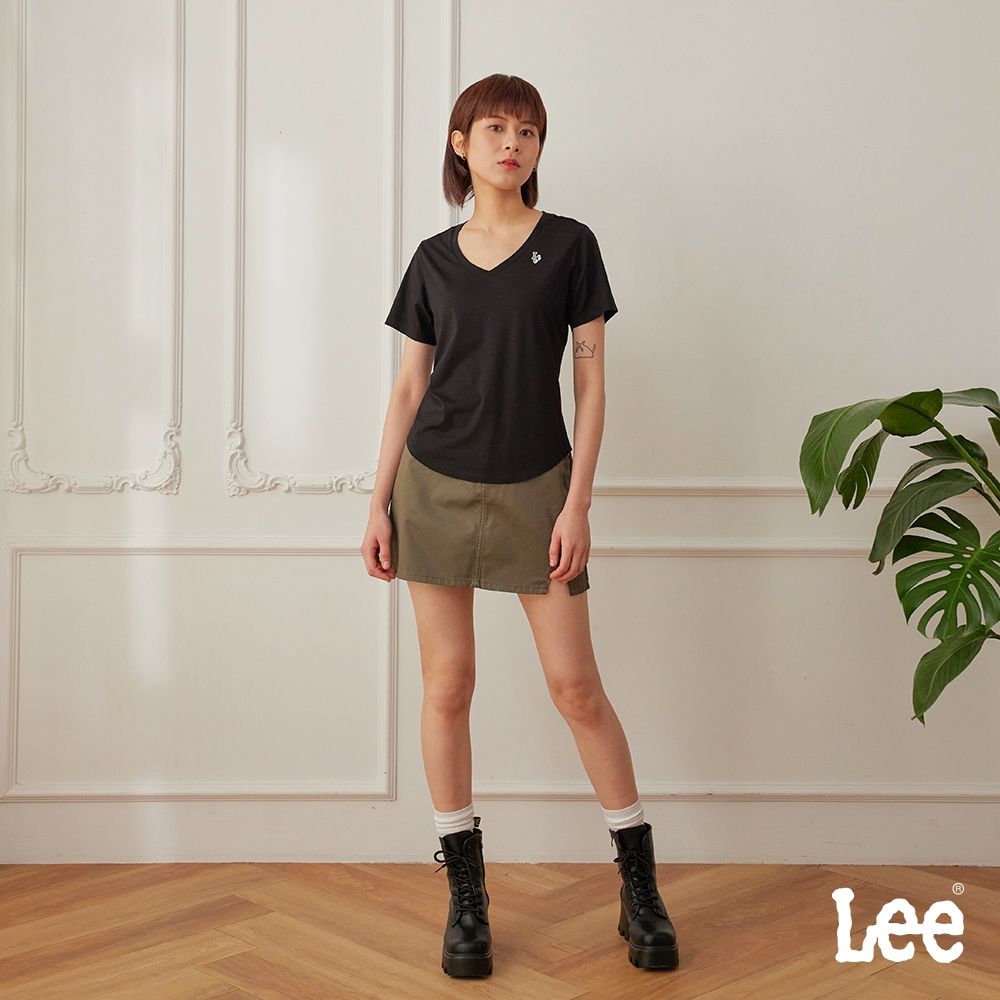 Lee 女款 季節性版型 側開衩休閒短裙 橄欖綠