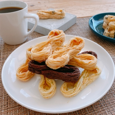 六月初一 8結蛋捲256g(香醇芝麻)-黑芝麻(商品有效至2025.12.21)