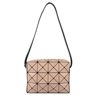 ISSEY MIYAKE 三宅一生BAOBAO CUBOID 4x3霧面方格長方體斜背包-米色