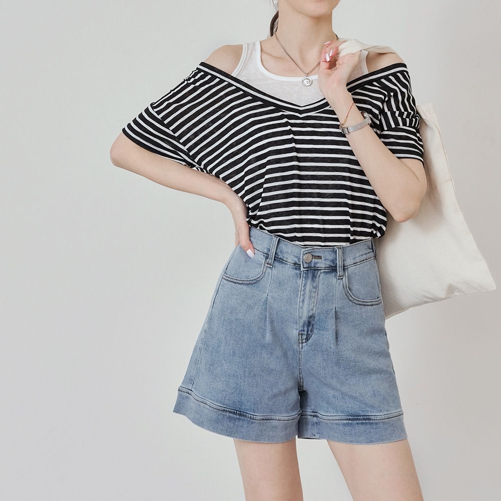 OB嚴選-神超值加大褲口後腰鬆緊牛仔短褲《BA7994-》 (淺丹寧藍)