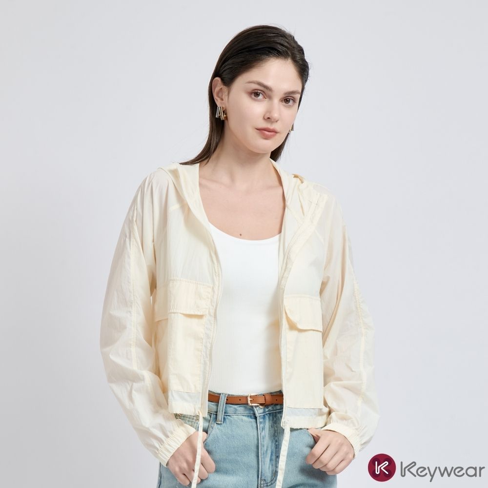 KeyWear奇威名品    輕薄抗溫差連帽短版外套(共2色)-白色