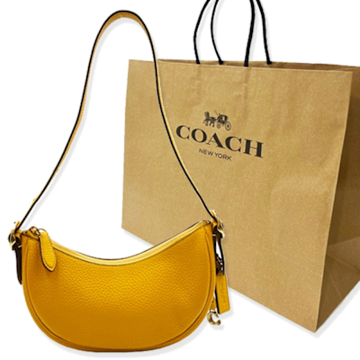 COACH 專櫃款素面牛皮肩背小彎月包贈紙袋(芥末黃)