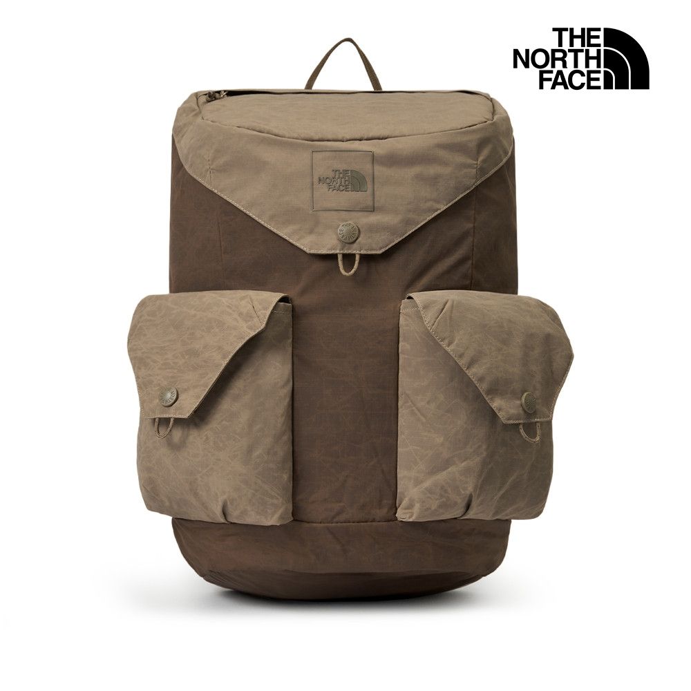 【The North Face 官方旗艦】 北面男女款棕色大容量休閒後背包｜8EERDHI 筆電包/登山包