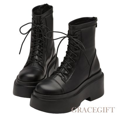【Grace Gift】韓團指標綁帶輕量加厚鬆糕底軍靴 黑