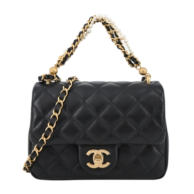 CHANEL香奈兒 CHANEL Mini Flap Bag經典菱格紋小羊皮珍珠鏈帶翻蓋斜背包(黑色)