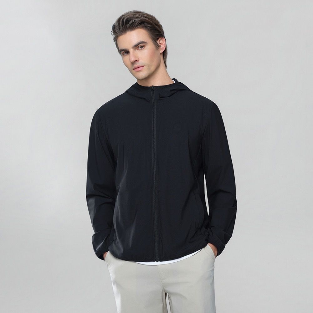 GIORDANO 男裝涼感防曬彈力素色連帽外套 G-motion Anti-UV系列 (09 標誌黑)
