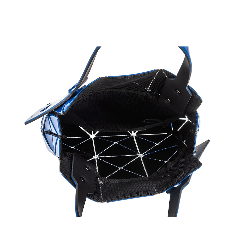 ISSEY MIYAKE 三宅一生BAOBAO 新款CARAT系列亮面3x3三角格手提包