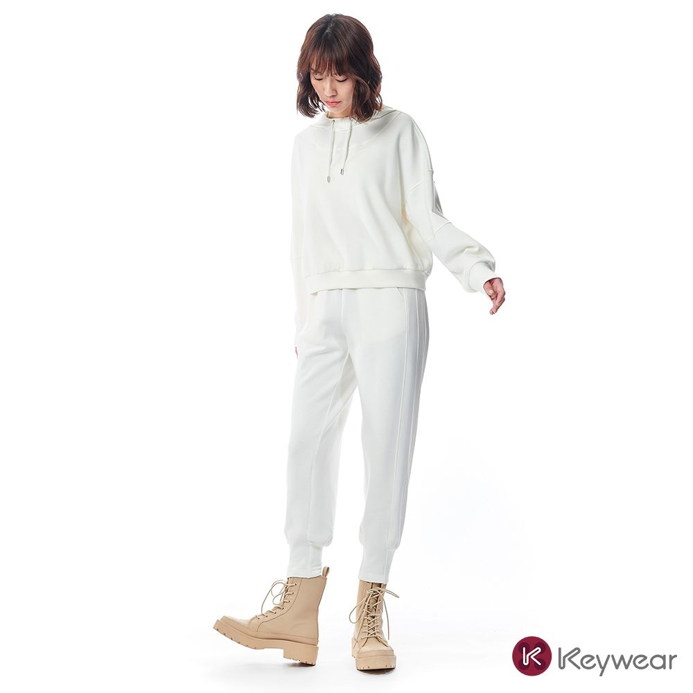 KeyWear奇威名品 側結構分割休閒收褲腿長褲(共2色)-白色