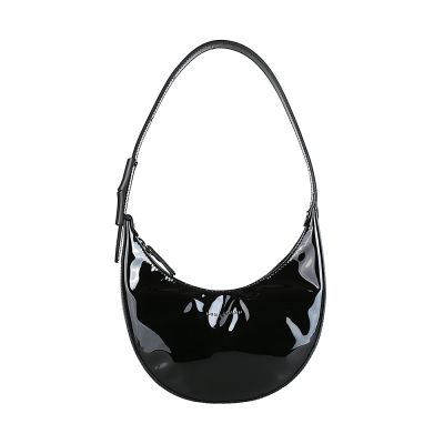 LONGCHAMP Le Roseau Essential 壓印英文LOGO亮面漆皮搭尼龍內襯拉鍊肩背彎月包(小/黑)