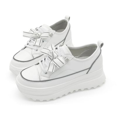 robinlo 綁帶真皮蝴蝶結韓系休閒免綁帶輕量厚底小白鞋 懶人鞋 REILLY 雲光純白