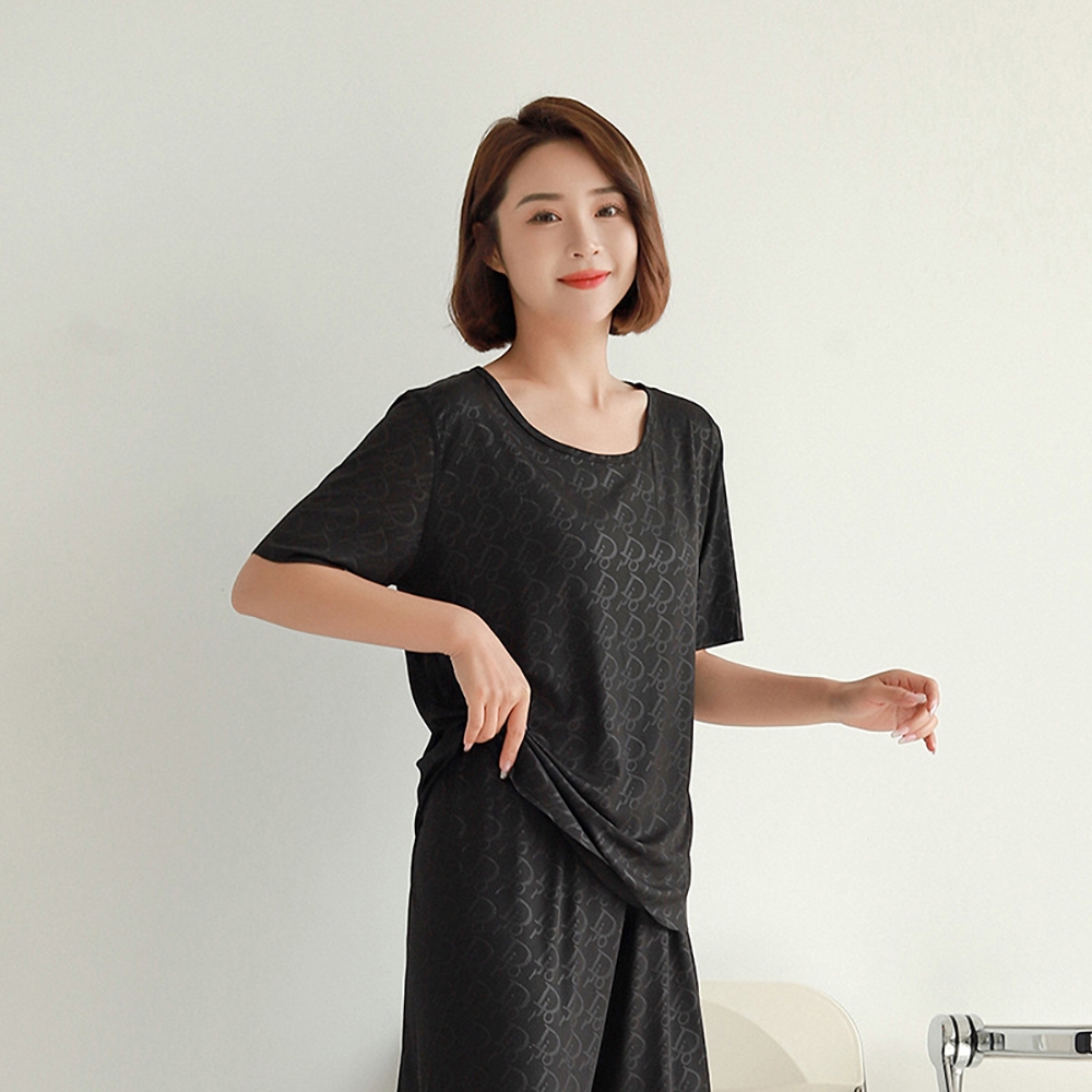 【Kosmiya】1套 夏季圓領情侶短袖睡衣褲/寬鬆睡衣/居家服/涼感睡衣/冰涼睡衣/居家套裝(8色可選/L-3XL) (女-黑色)