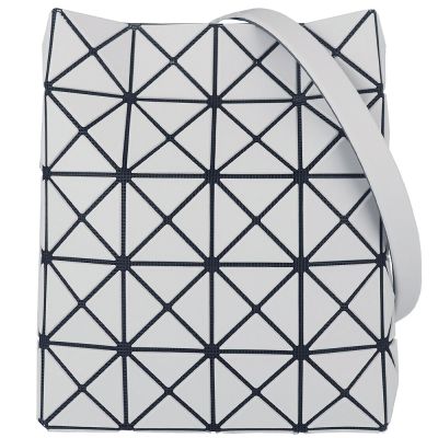 ISSEY MIYAKE 三宅一生 BAOBAO 白灰色皮質三角格4x5盒形斜背包