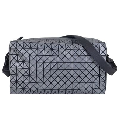 ISSEY MIYAKE 三宅一生 BAOBAO 金屬銀灰色壓印方格肩背/斜背包