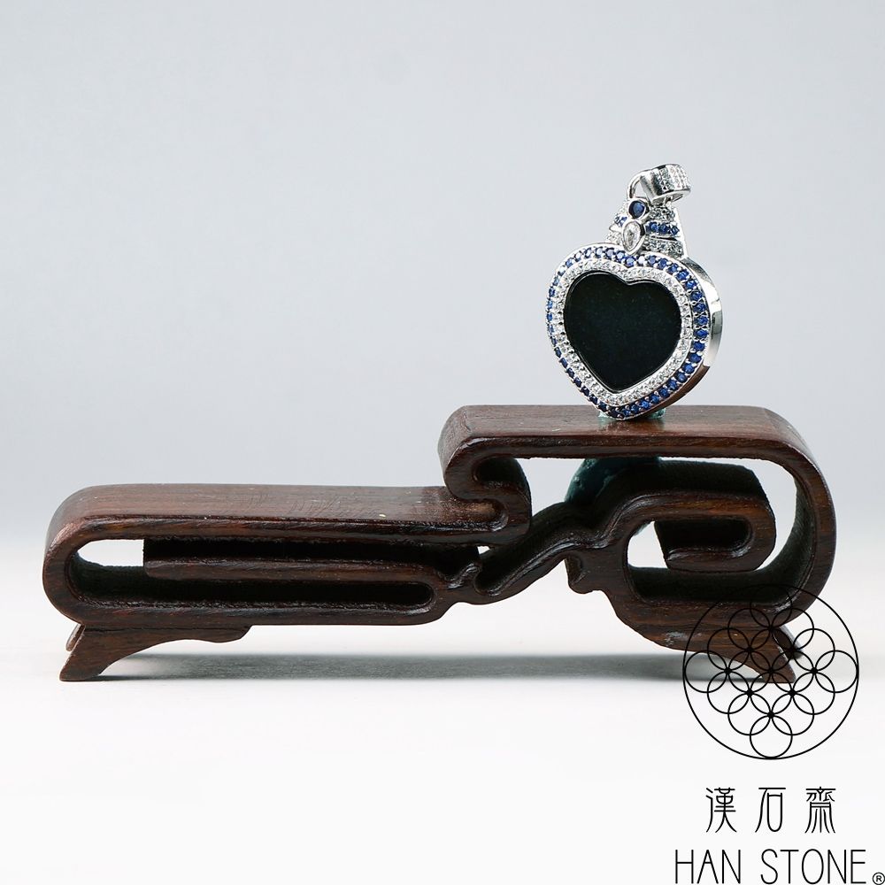 漢石齋】天然翡翠A貨心形設計吊墜墨翠種(20*23*4mm連框) | 漢石齋