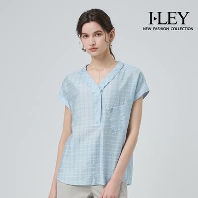 ILEY伊蕾 萊賽爾格紋V領上衣(淺藍；M-XL)