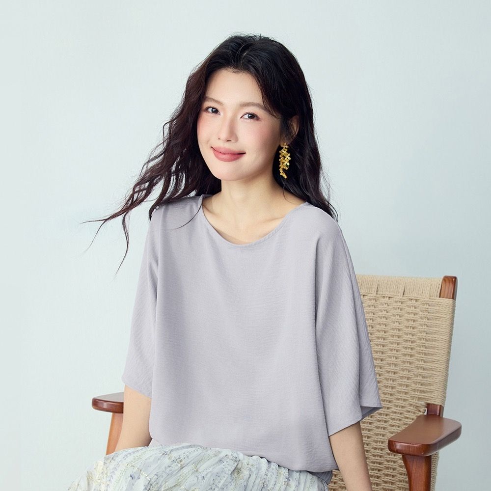 GIORDANO 女裝船領蝙蝠袖寬鬆紋理襯衫【多色任選】 (15 銀灰)