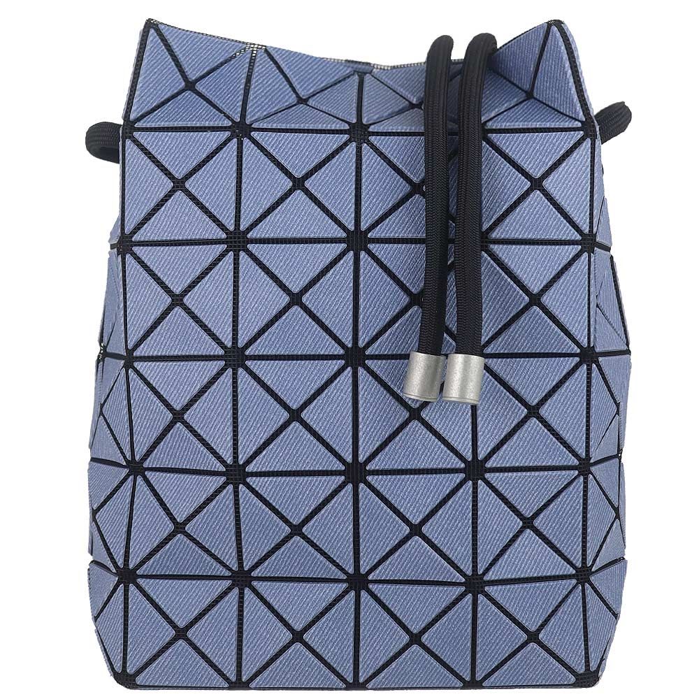 ISSEY MIYAKE 三宅一生 BAOBAO 牛仔藍色三角格6x6拉繩肩背/斜背小型水桶包