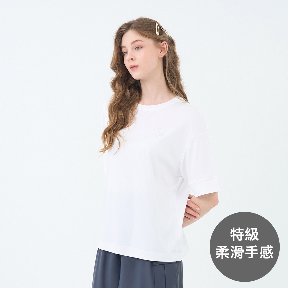 GIORDANO 男/女裝圓領小刺繡短袖上衣 Liquid Touch系列【多色任選】 (女款 01 標誌白)