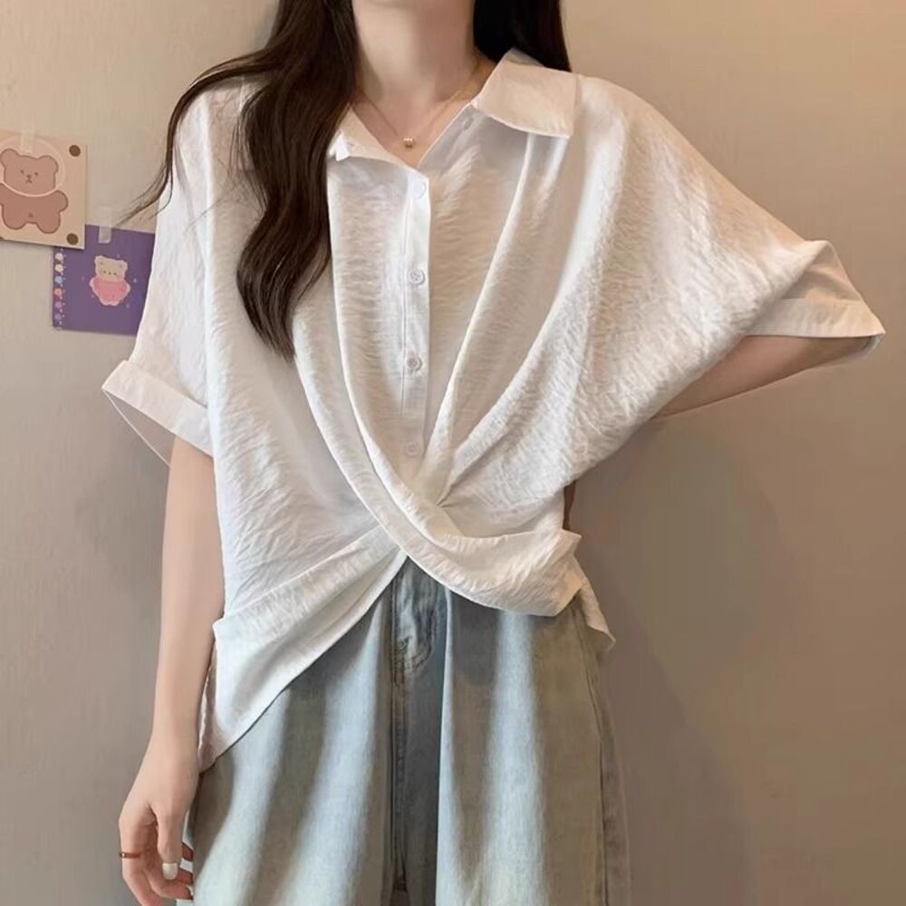 AKARA 設計師款交叉剪裁涼感五分袖襯衫上衣 女裝 中大尺碼 S-2XL (白色)
