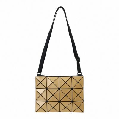 ISSEY MIYAKE BAOBAO 幾何大方格3x4斜背扁包(金黃色)霧面
