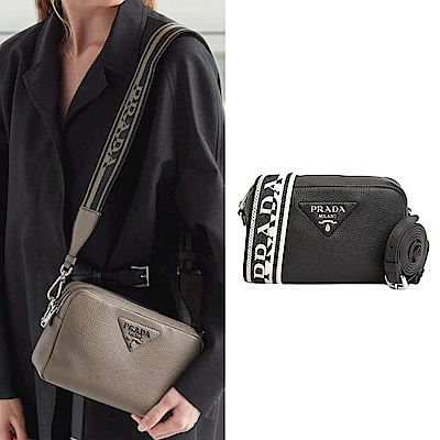 PRADA 荔枝牛皮三角LOGO可換背帶斜背相機包(黑色)