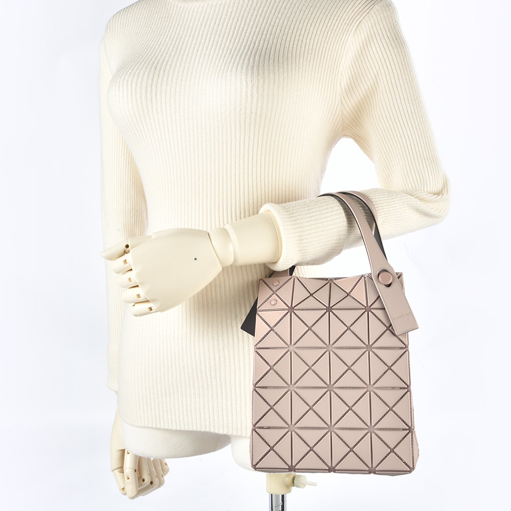 ISSEY MIYAKE 三宅一生BAOBAO PRISM PLUS 珠光霧面皮革方格4x5手提托特