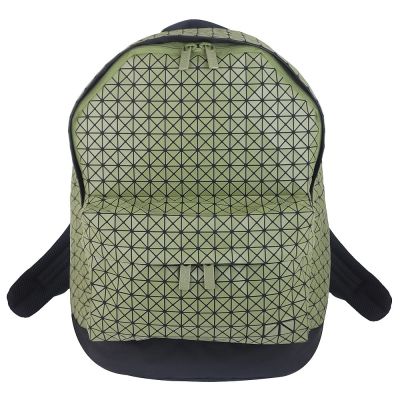 ISSEY MIYAKE 三宅一生 BAOBAO  軍綠色壓印方格後背包