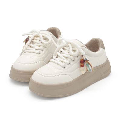 Robinlo 軟呼呼真皮雲朵厚底輕量休閒小白鞋 JUOTI 白杏奶酥