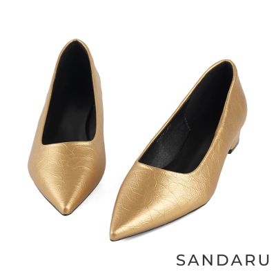 山打努SANDARU-跟鞋 質感壓紋尖頭低跟包鞋-金