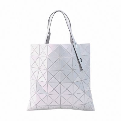ISSEY MIYAKE  BAOBAO 幾何大方格6x6手提包(炫光白)亮面