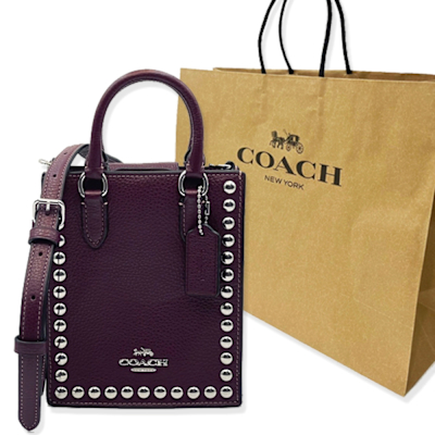 COACH 新款C LOGO手提/斜背手機琴譜包附紙袋(小款-鉚釘紫)