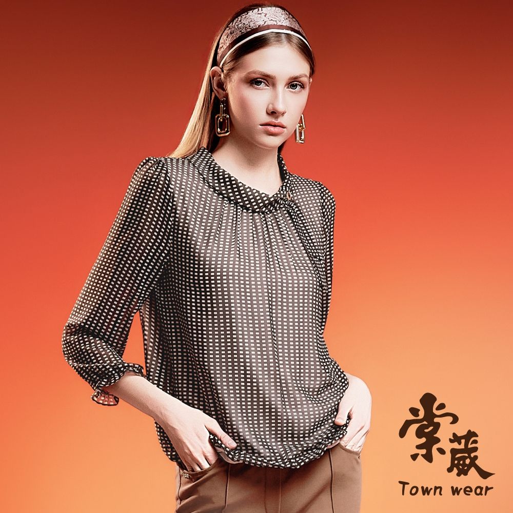 【TOWNWEAR棠葳】方格幾何褶韻造型上衣(女上衣/中大尺碼/長袖上衣/方格印花/撞色/造型領/休閒) (咖啡色系)