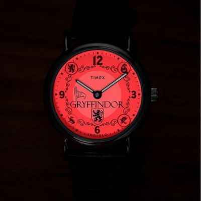 TIMEX 天美時 Weekender x 哈利波特 葛萊分多學院 38毫米 紅色背光 皮錶帶腕錶(米x棕 TXTW2Y76300)