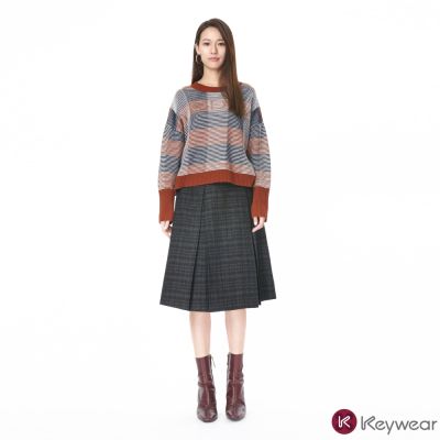 KeyWear奇威名品   裝飾釦盒摺格子中長裙-黑色