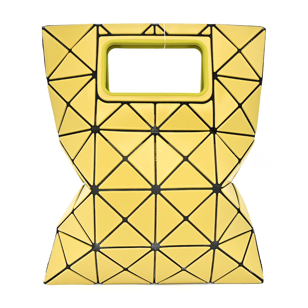 ISSEY MIYAKE 三宅一生 BAOBAO CCA MATTE系列3x5 皮革手拿包-黃色